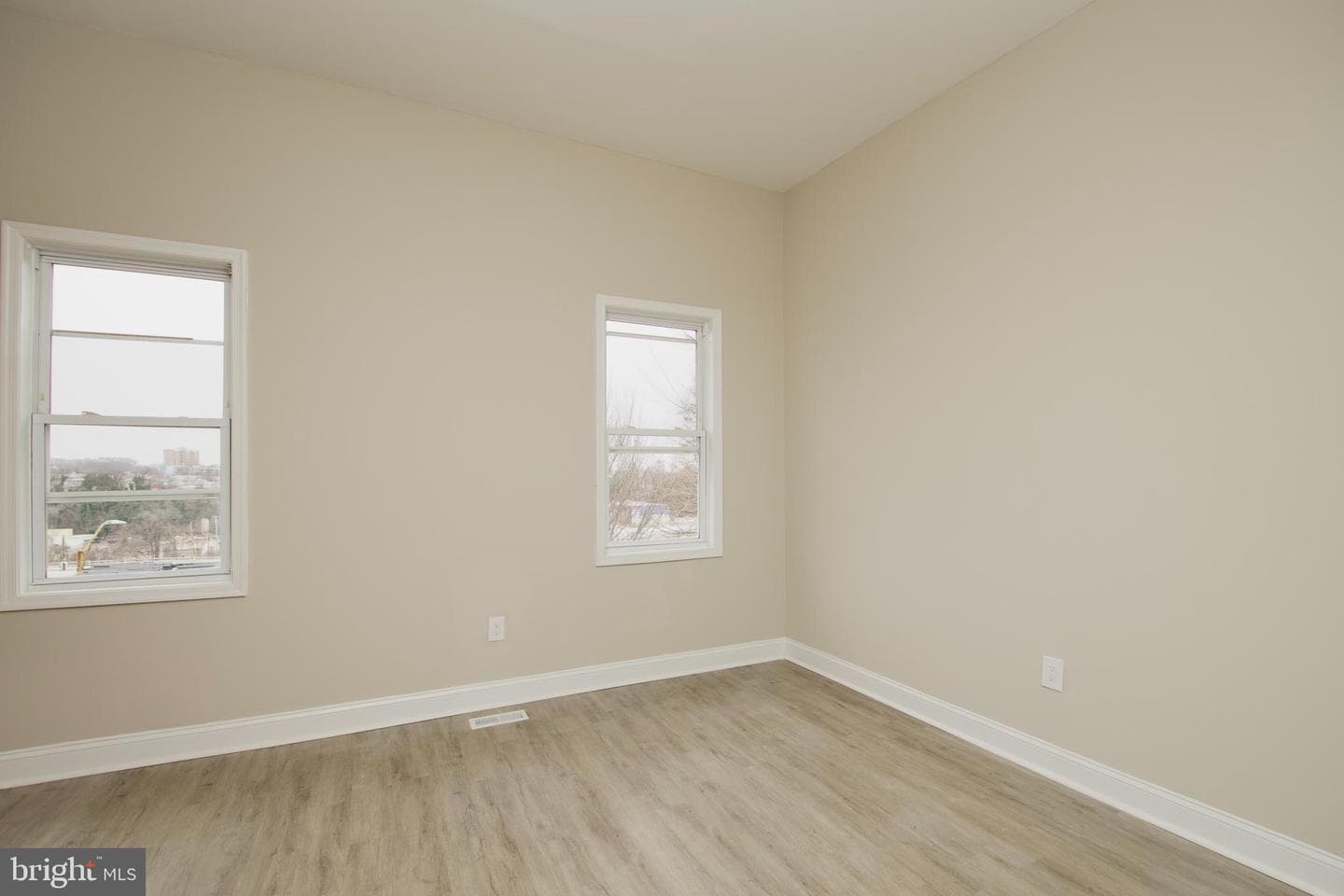 2208 Mount Royal Terrace photo 21