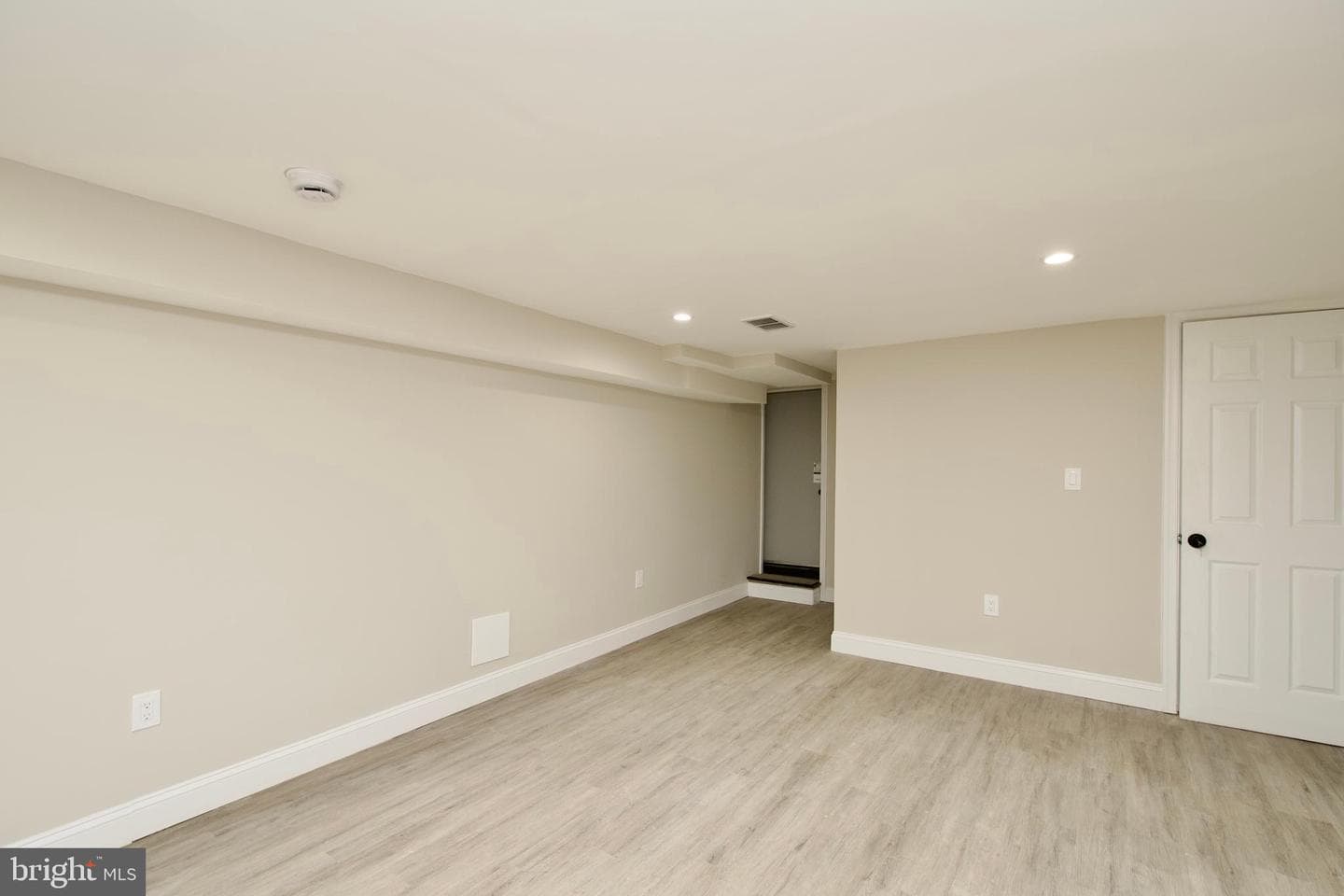 2208 Mount Royal Terrace photo 28