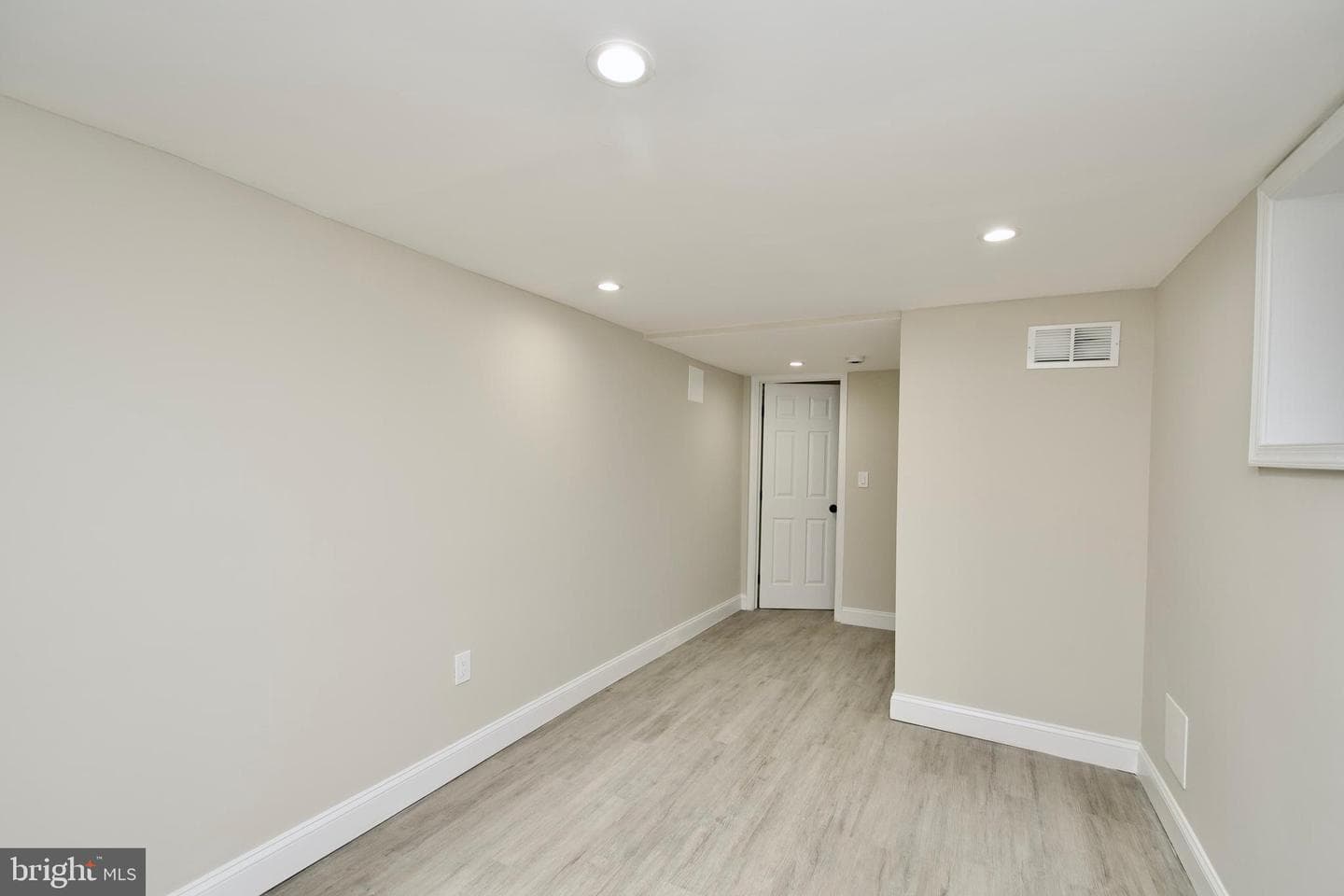 2208 Mount Royal Terrace photo 31