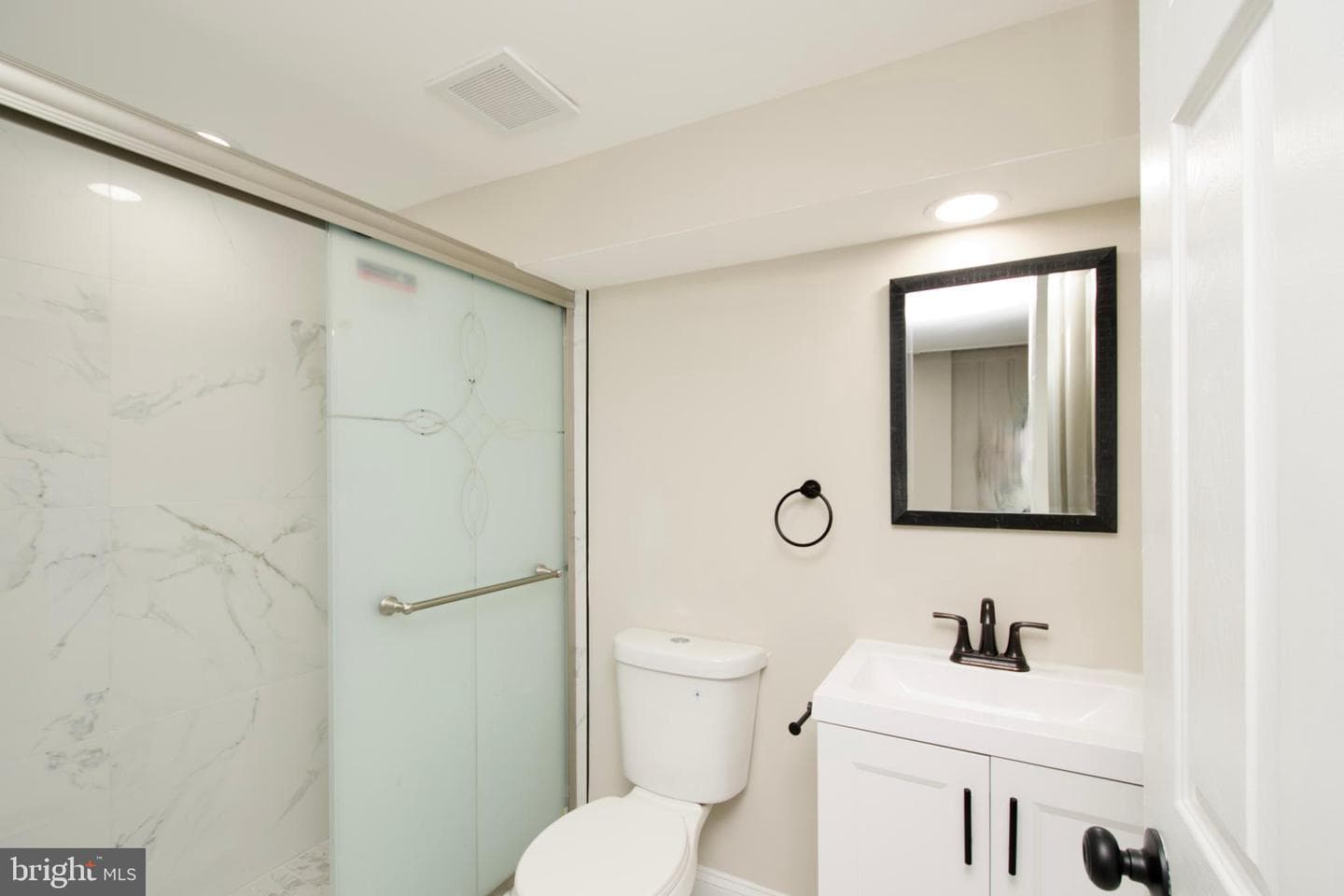 2208 Mount Royal Terrace photo 32
