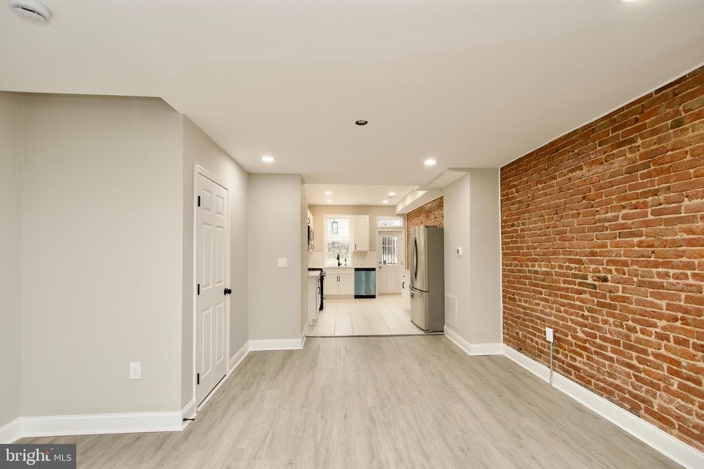 2208 Mount Royal Terrace photo 8