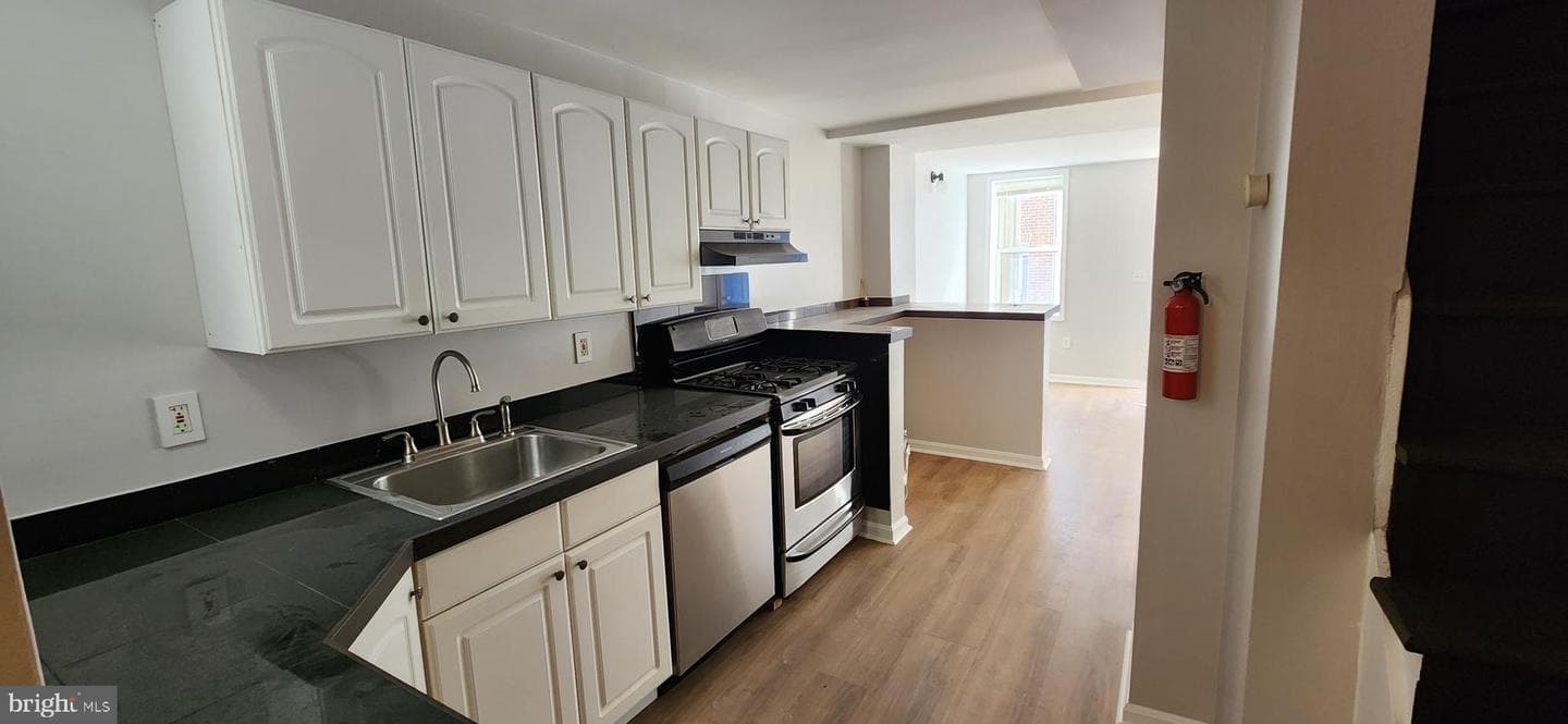 229 S Durham Street photo 6
