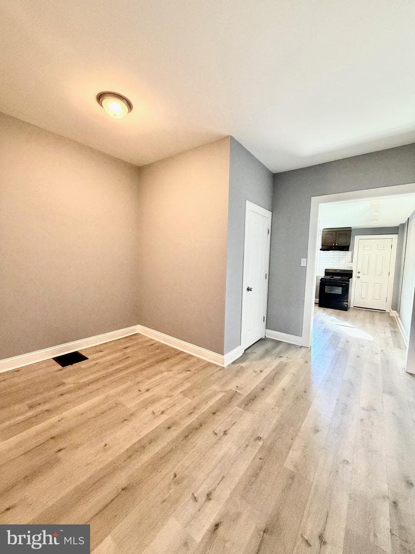 2820 Woodbrook Avenue photo 4