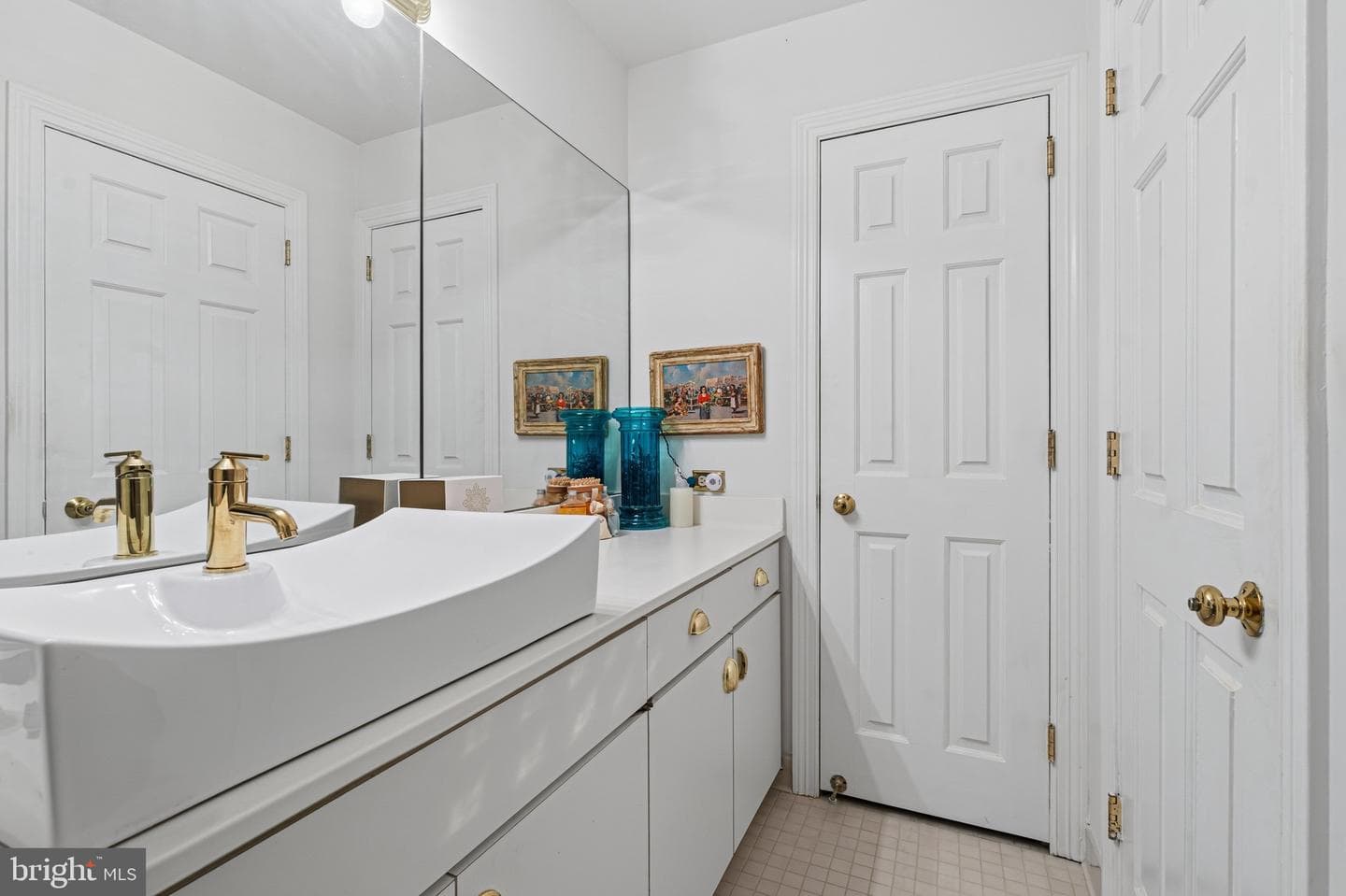 10 E Lee Street #2008 photo 18