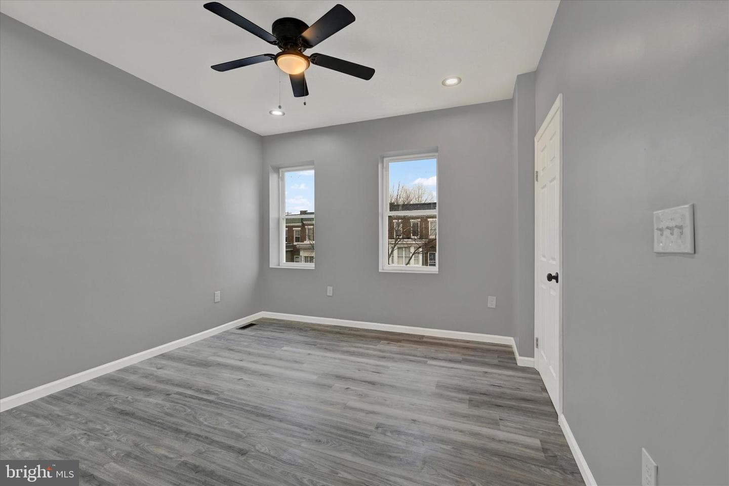 2559 Garrett Avenue photo 14