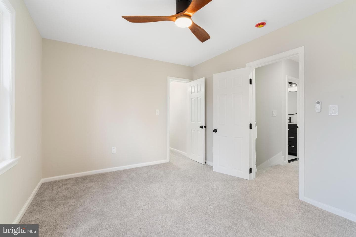 2905 Whitney Avenue photo 27