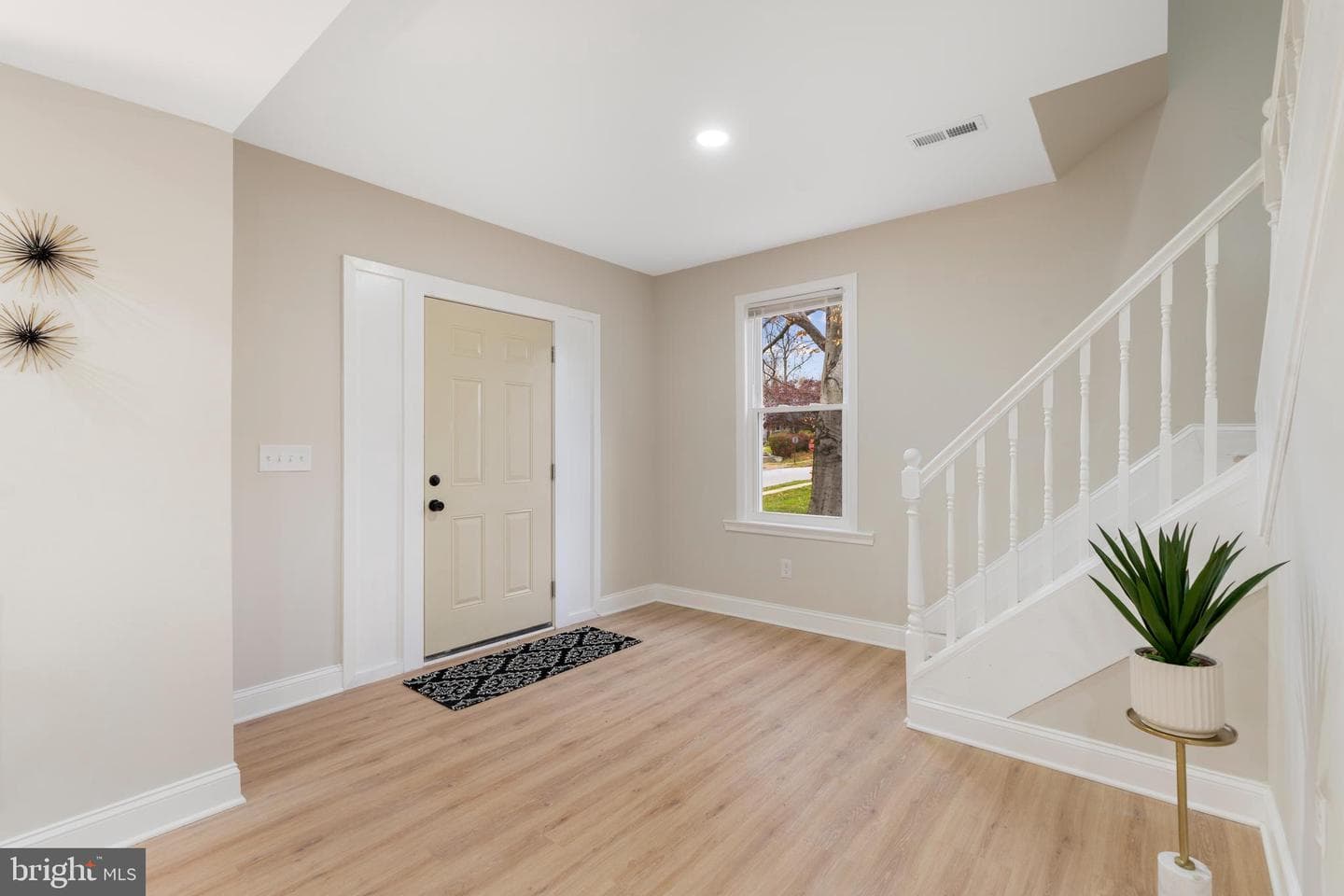 2905 Whitney Avenue photo 5