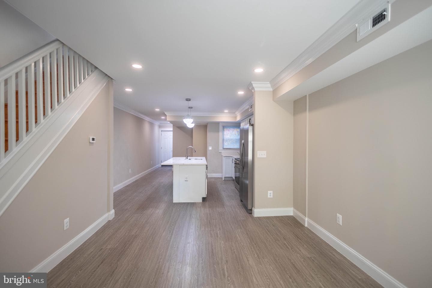 2846 Lake Avenue photo 7