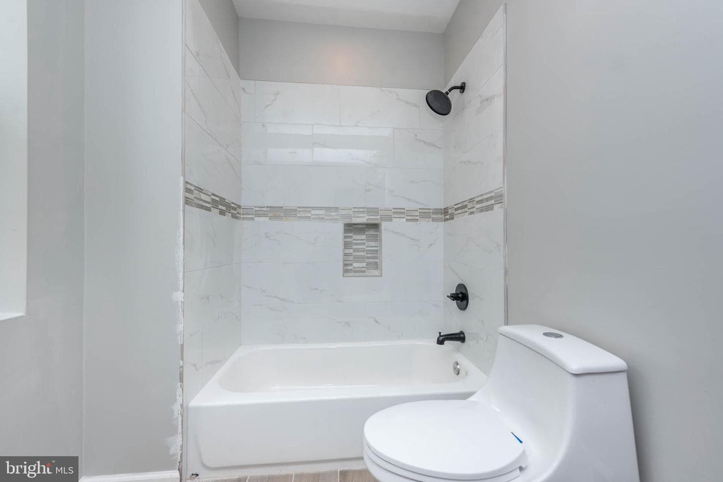 1715 E Oliver Street photo 19