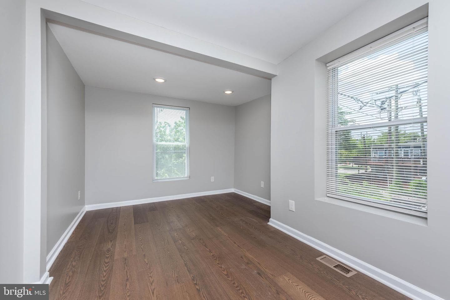 1715 E Oliver Street photo 20