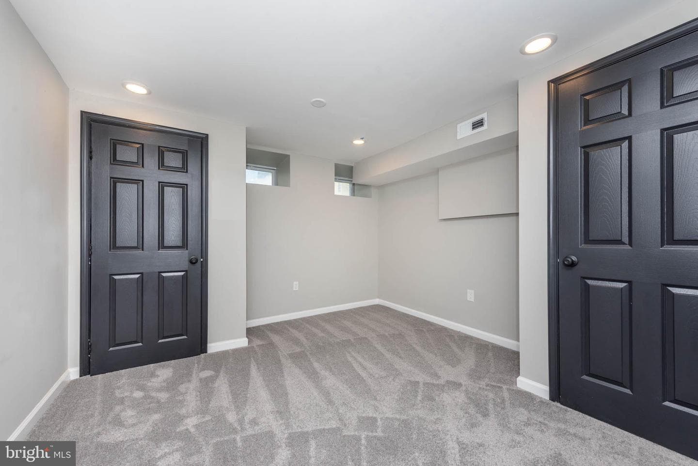 1715 E Oliver Street photo 24