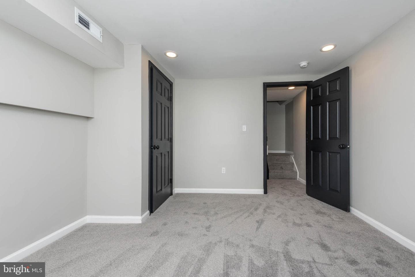 1715 E Oliver Street photo 25
