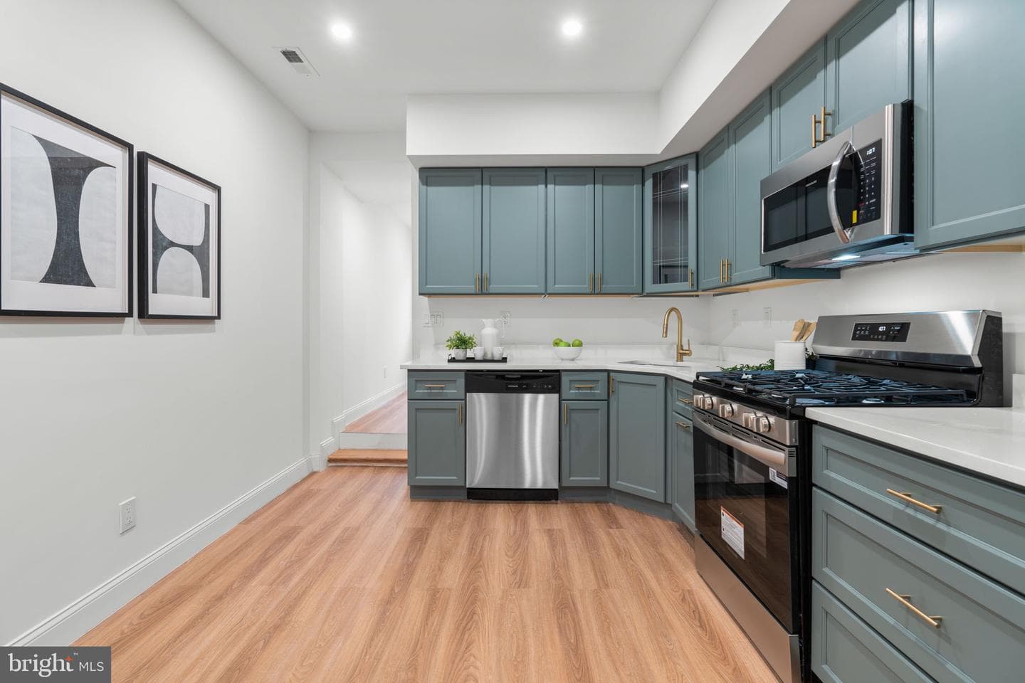 224 N Glover Street photo 10