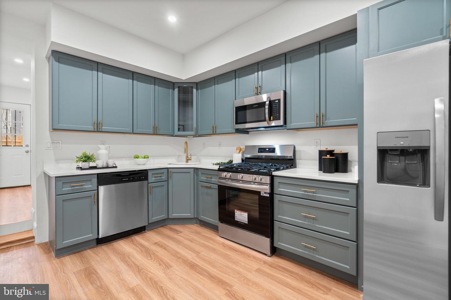 224 N Glover Street photo 11