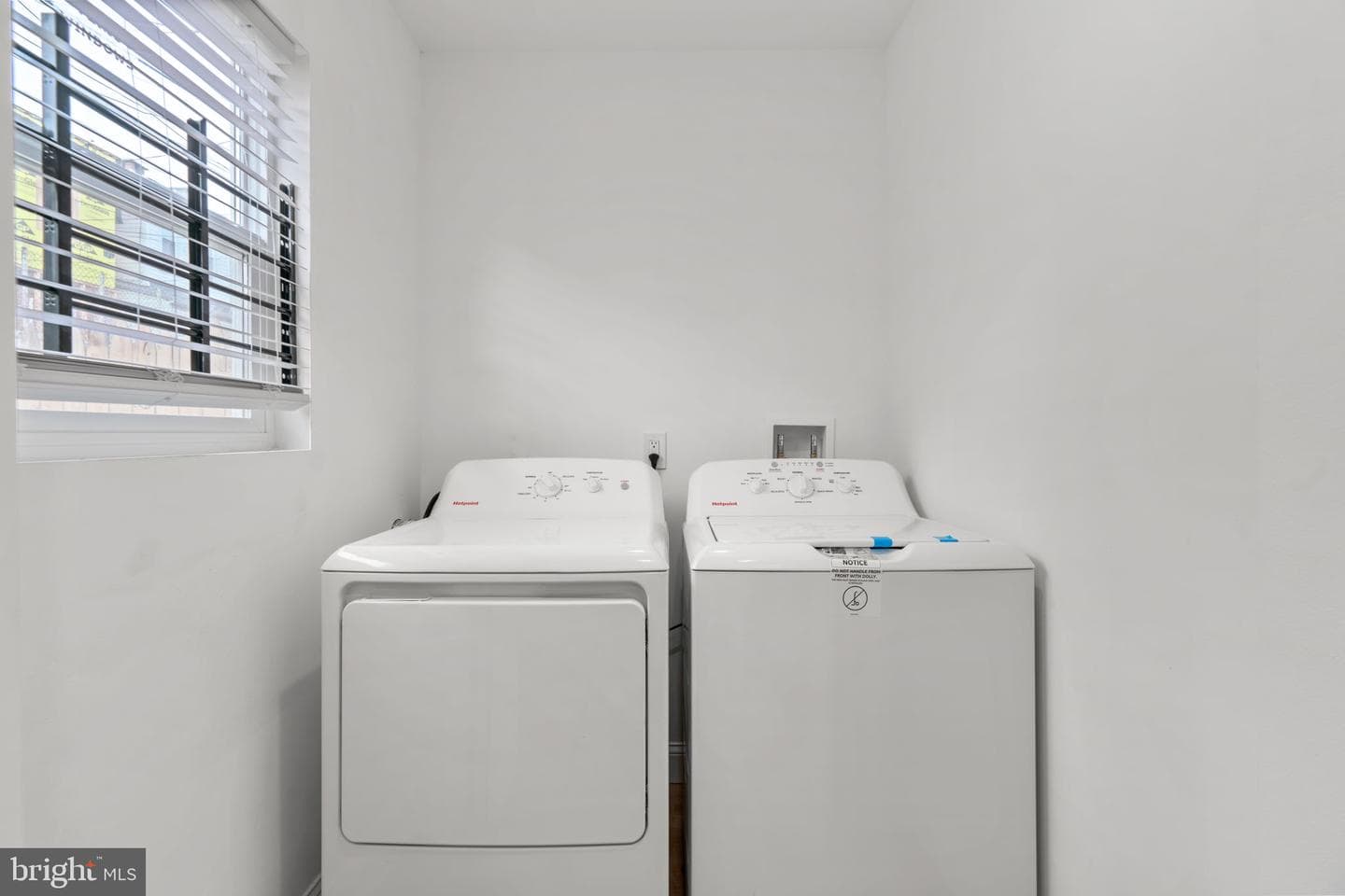 224 N Glover Street photo 17