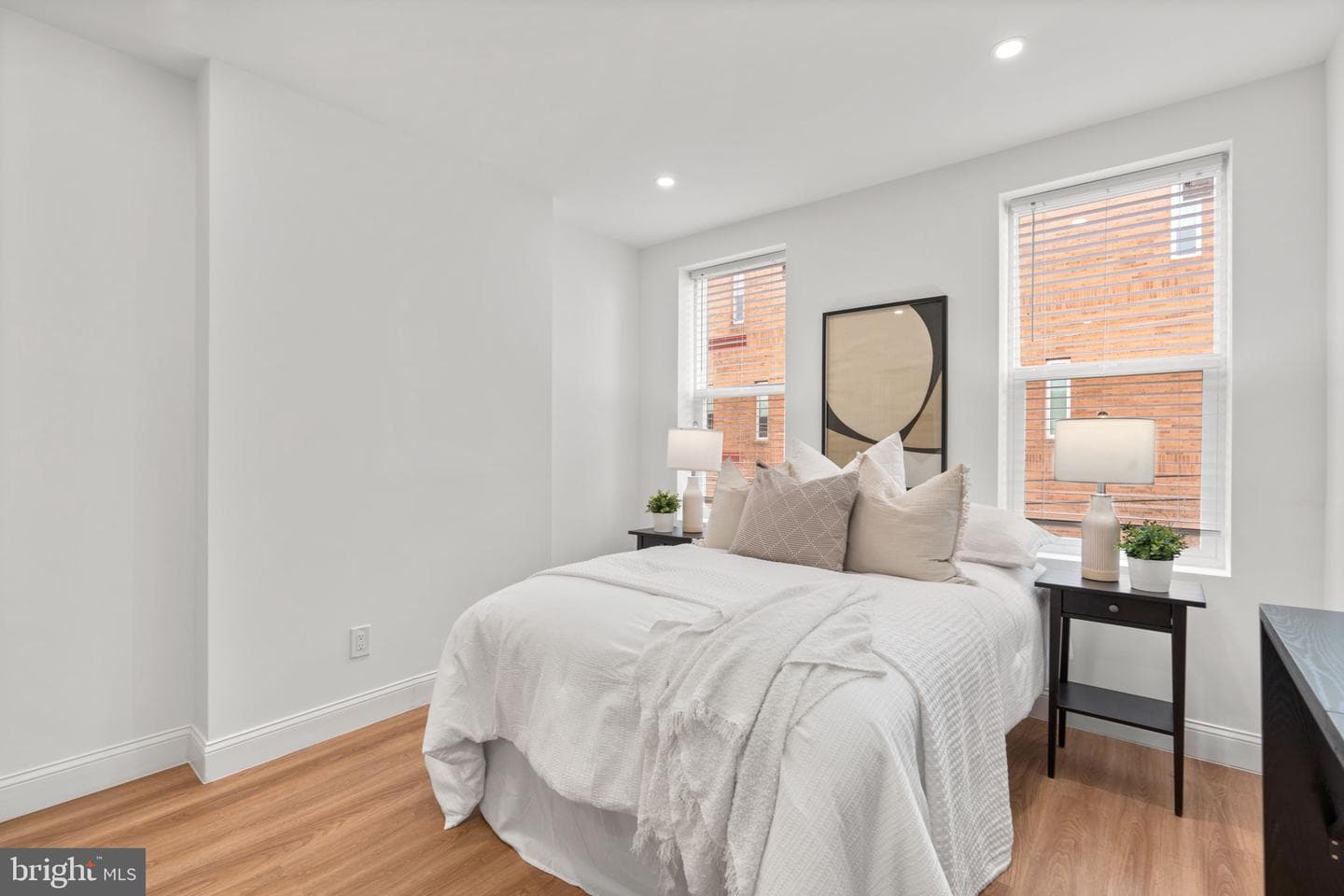 224 N Glover Street photo 23