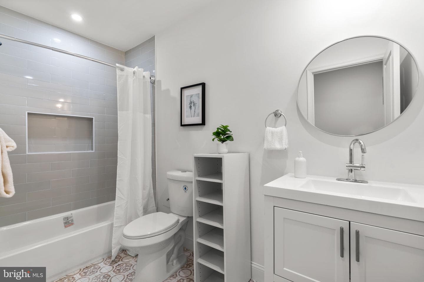224 N Glover Street photo 25