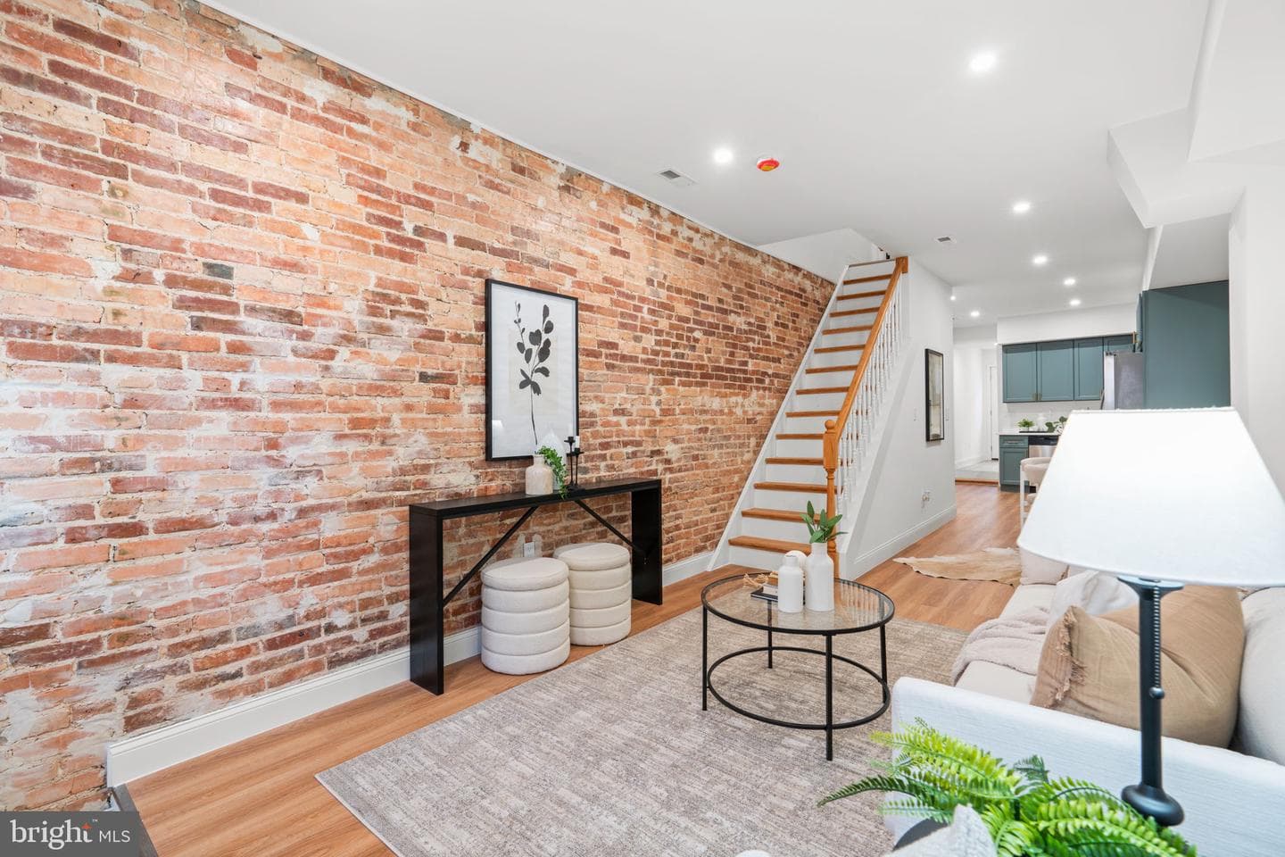 224 N Glover Street photo 5