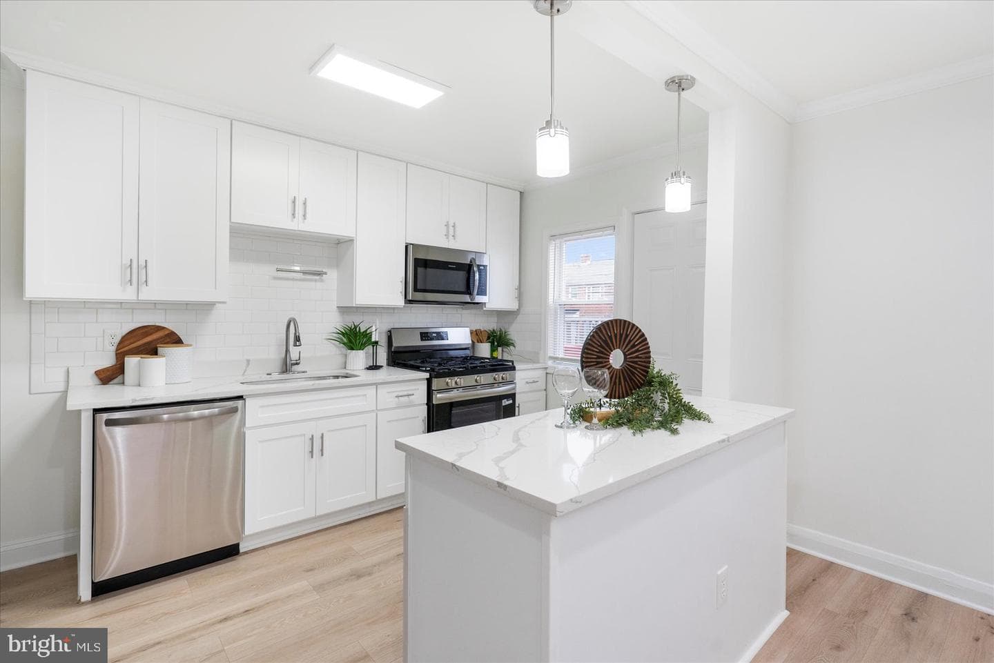 1324 Winston Avenue photo 12