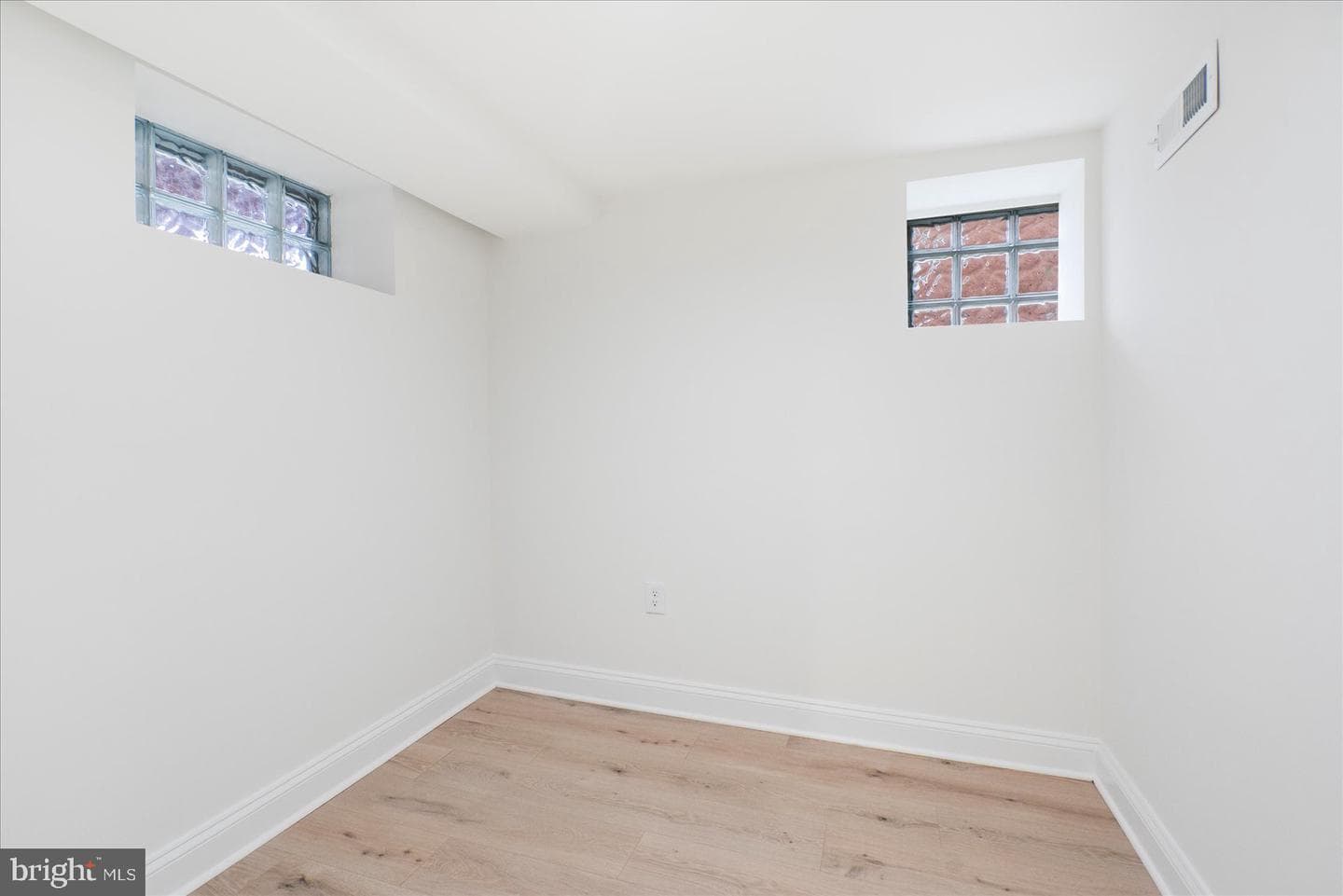 1324 Winston Avenue photo 30