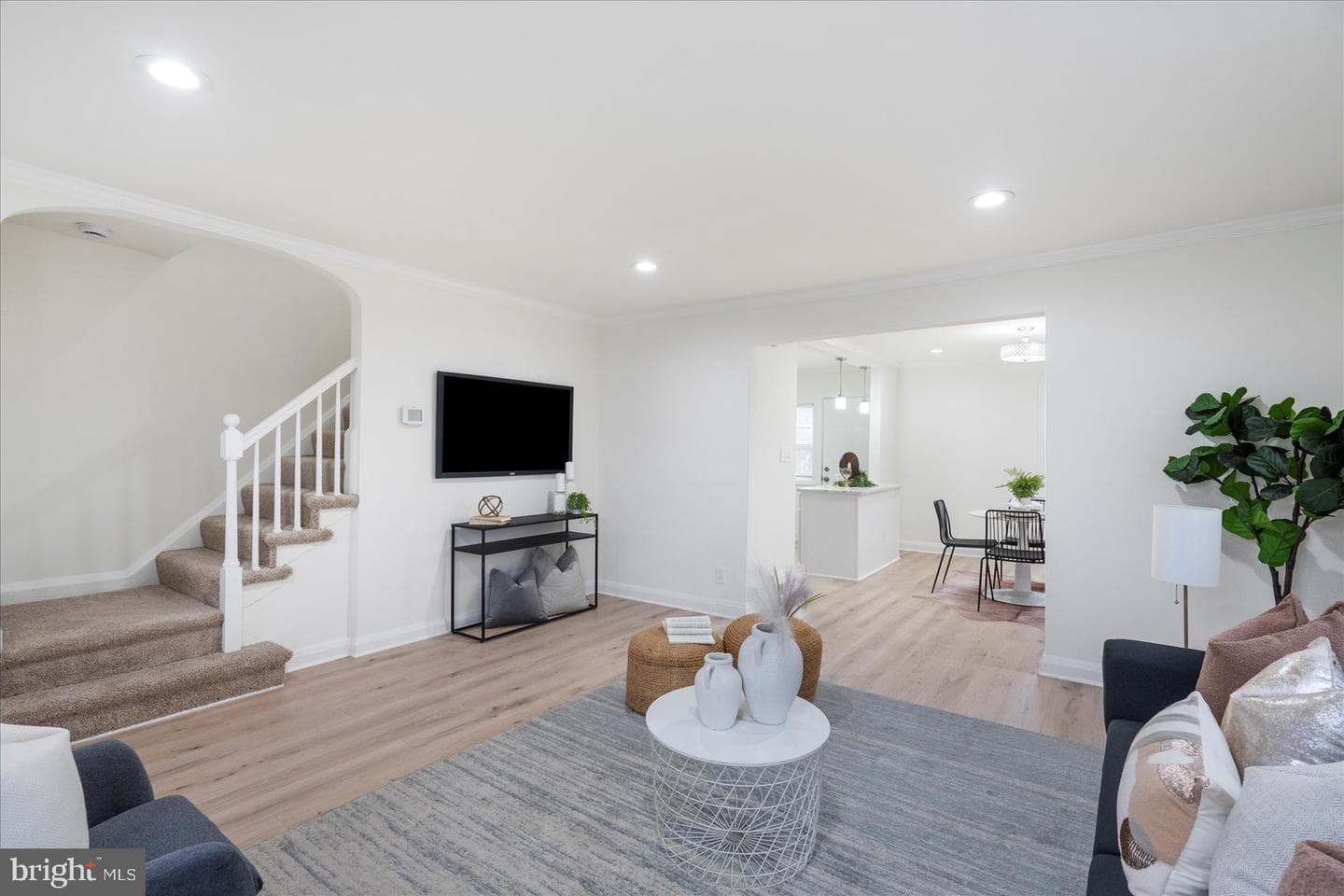 1324 Winston Avenue photo 7