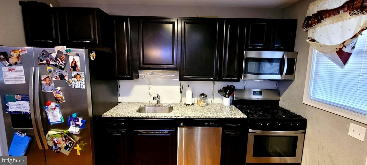 3927 Cedardale Road photo 4