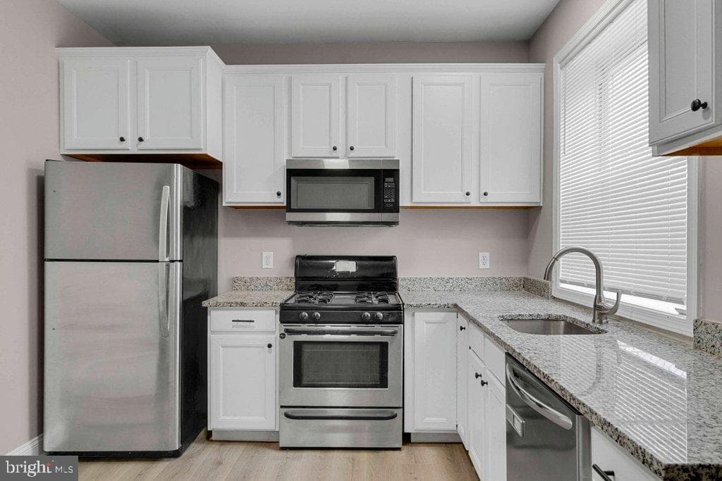 2576 W Baltimore Street W photo 10