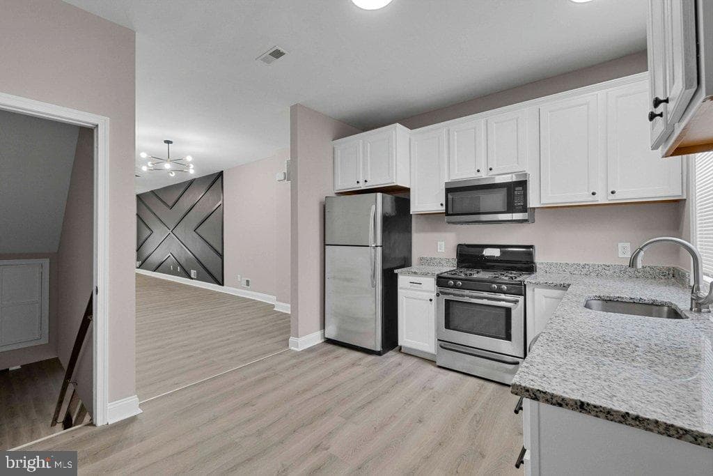 2576 W Baltimore Street W photo 11
