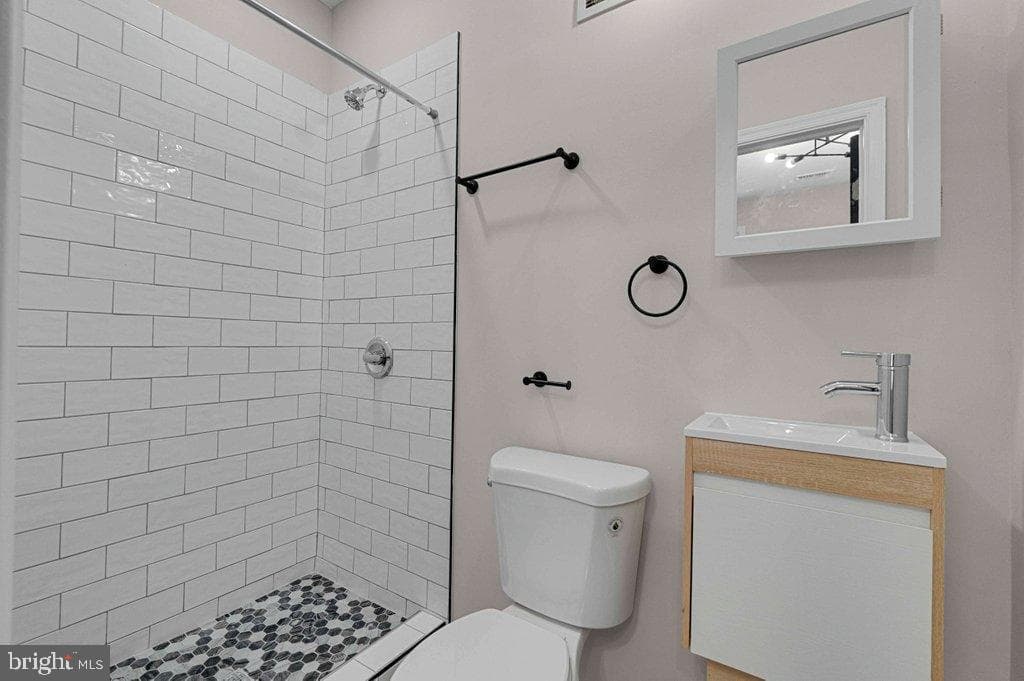 2576 W Baltimore Street W photo 20