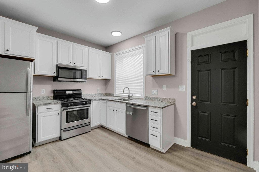 2576 W Baltimore Street W photo 9