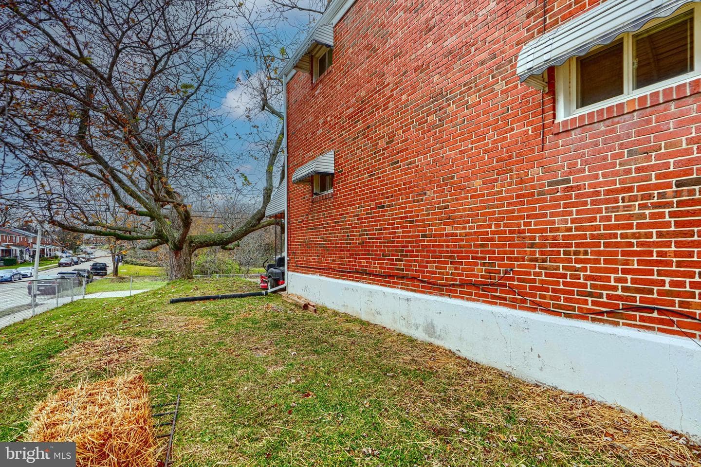 5552 Whitby Road photo 24