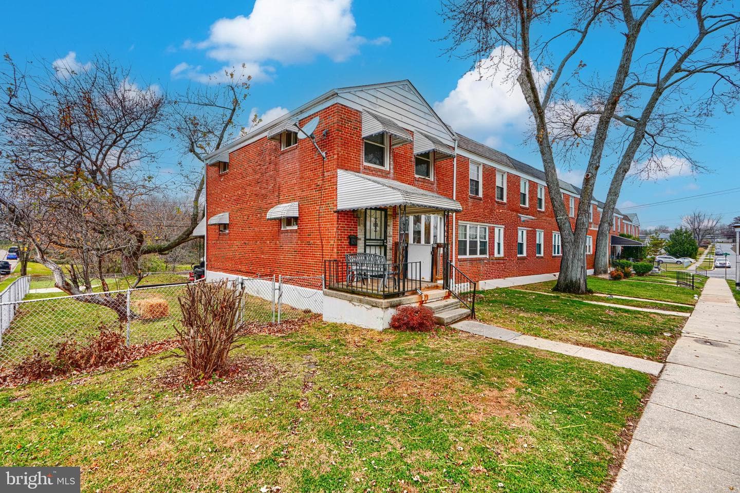 5552 Whitby Road photo 4
