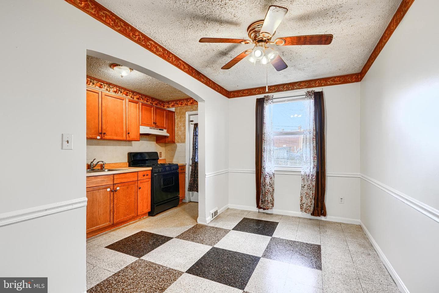6302 Brown Avenue photo 4