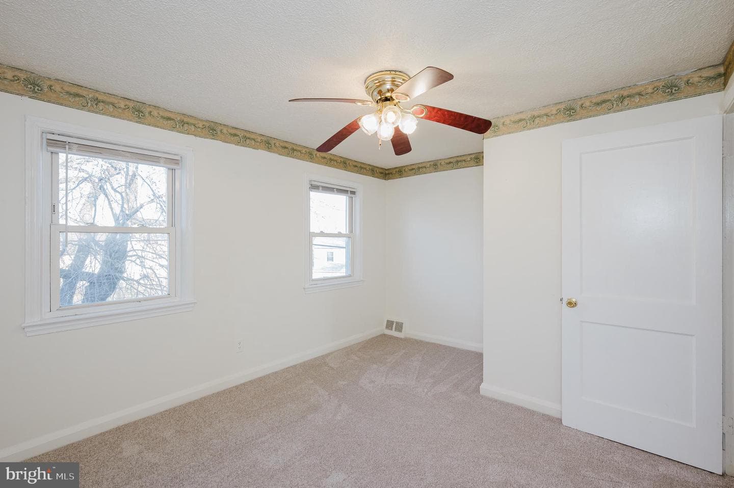 6321 Brown Avenue photo 11