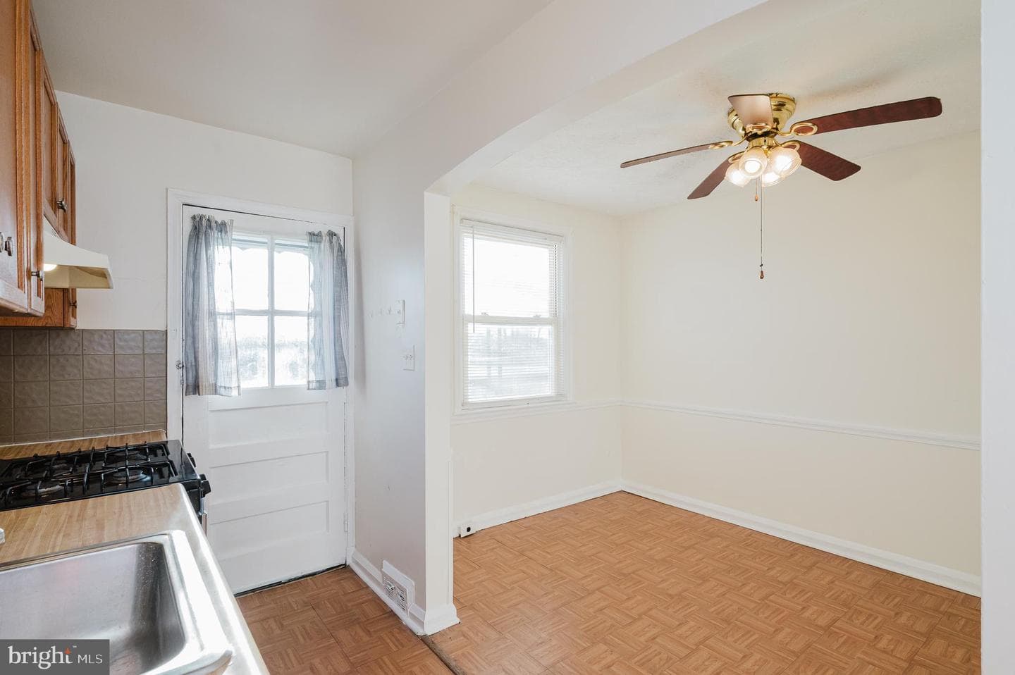 6321 Brown Avenue photo 8