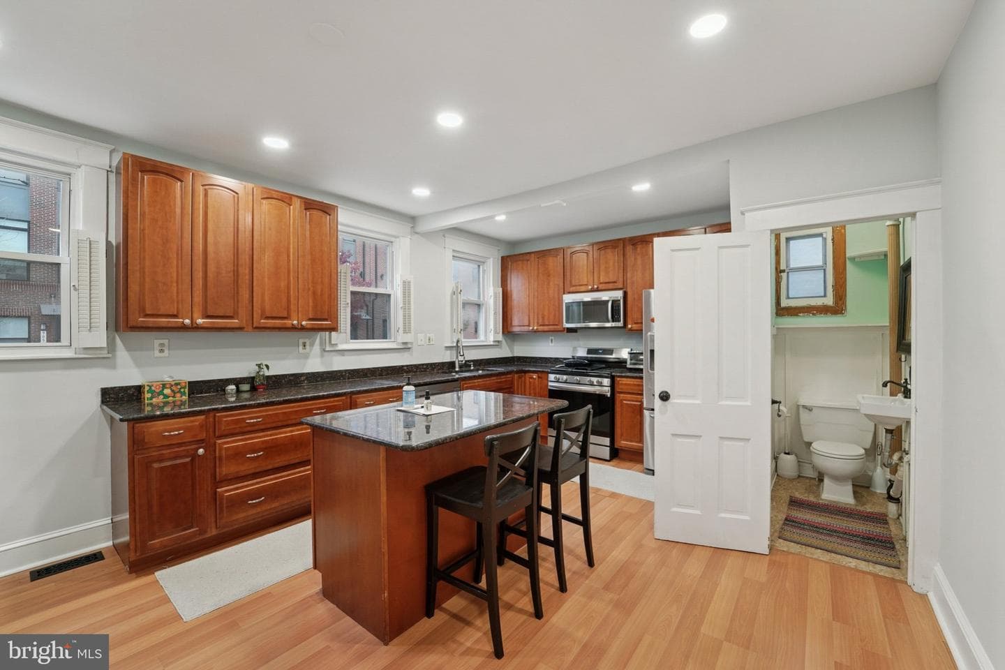 3929 Hudson Street photo 12