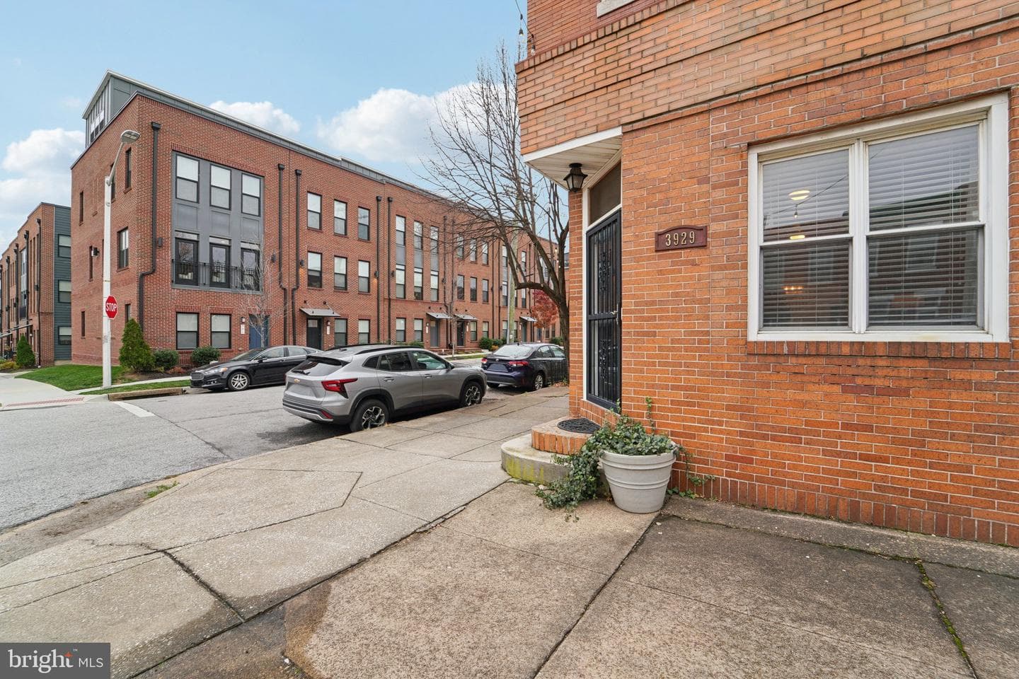 3929 Hudson Street photo 3