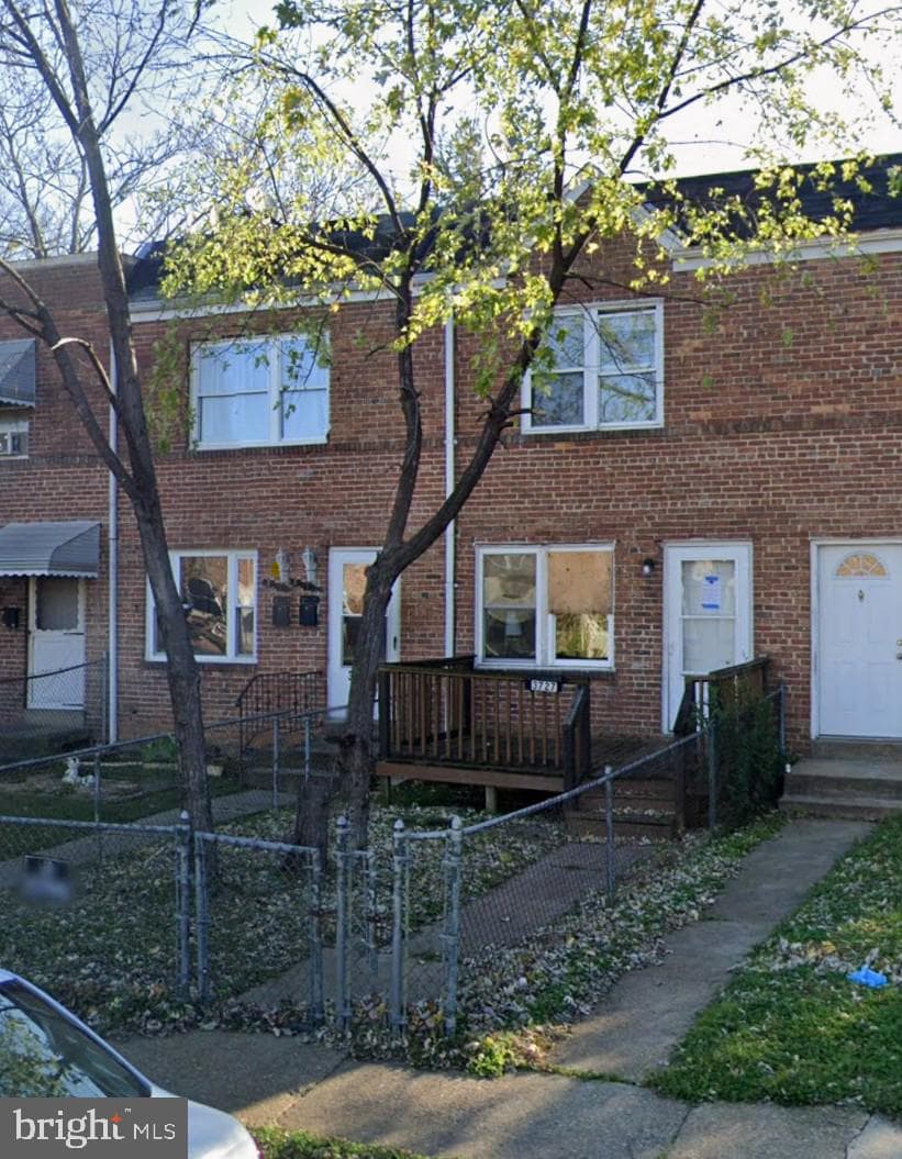3727 Saint Margaret Street photo 1
