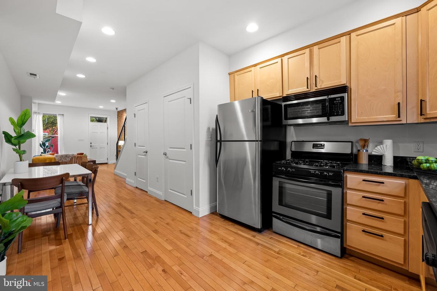 318 W 28th Street photo 10