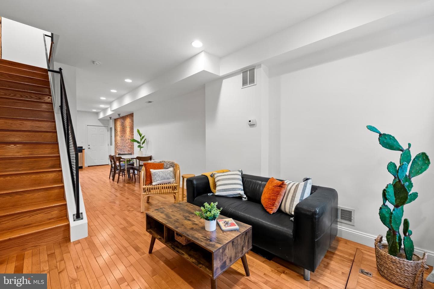 318 W 28th Street photo 5