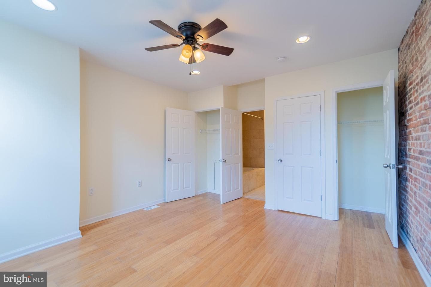 640 S Ellwood Avenue photo 13