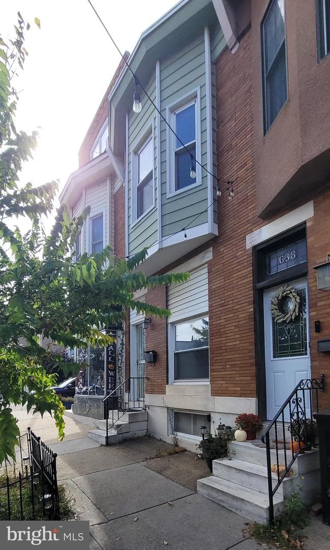 640 S Ellwood Avenue photo 30
