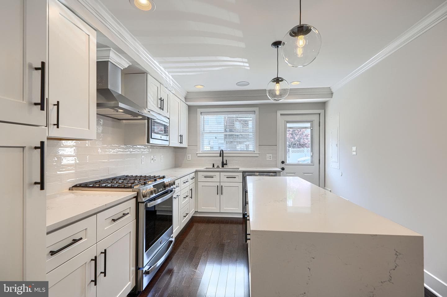 1459 Hull Street photo 12