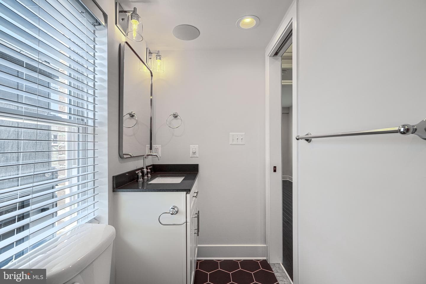 1459 Hull Street photo 18