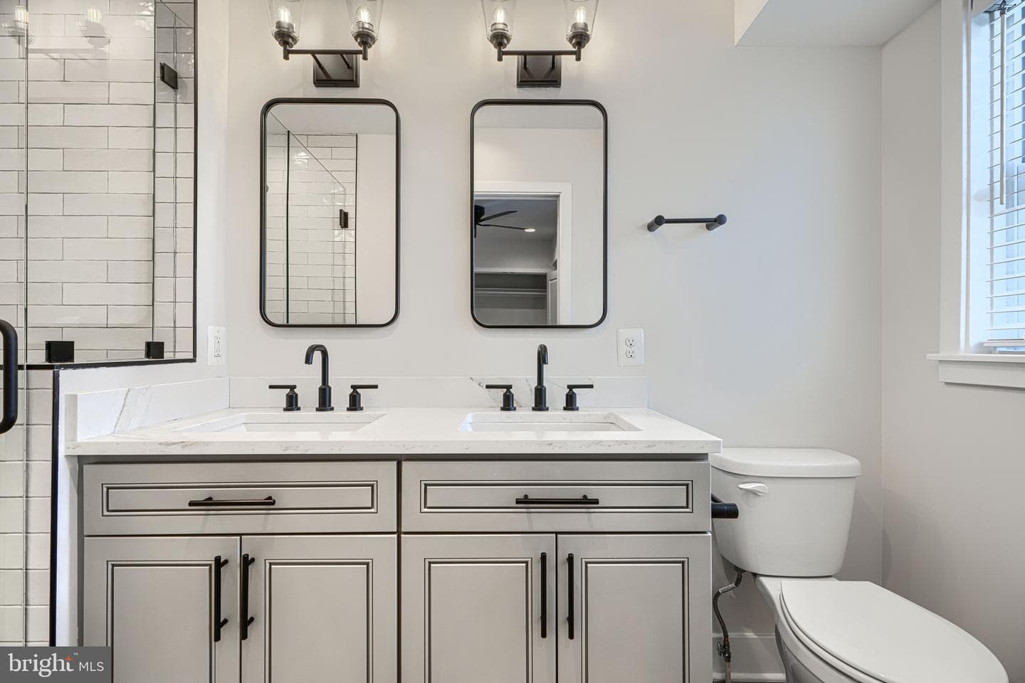 1459 Hull Street photo 24