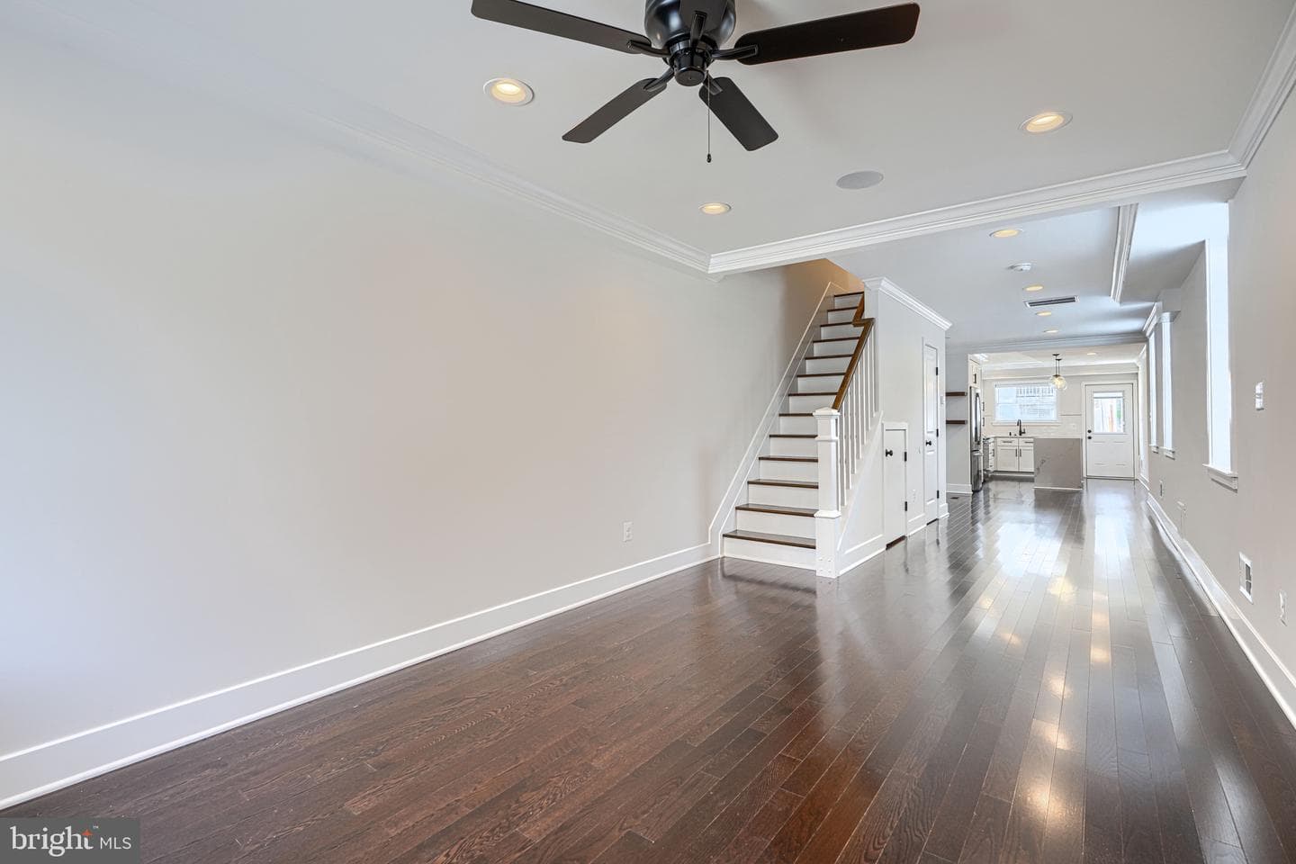 1459 Hull Street photo 4