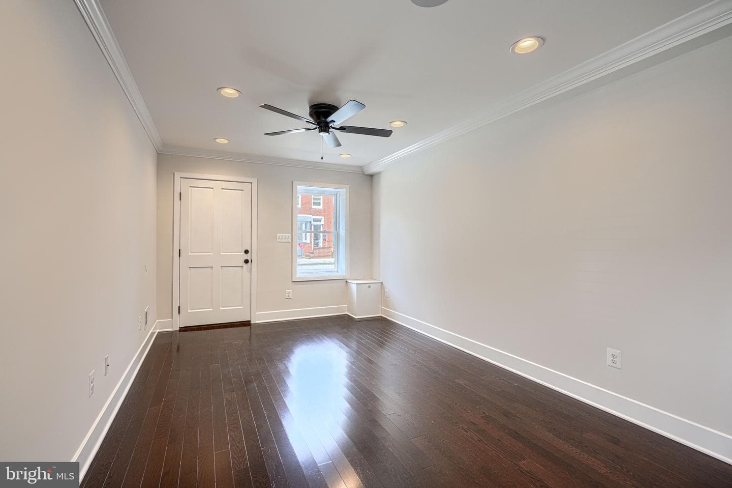 1459 Hull Street photo 6