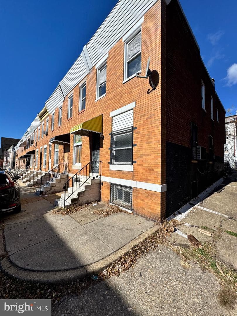 2624 Mura Street photo 32
