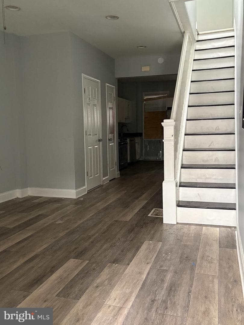 3413 Noble Street photo 20