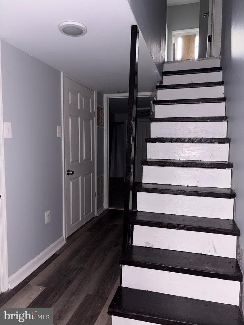 3413 Noble Street photo 30